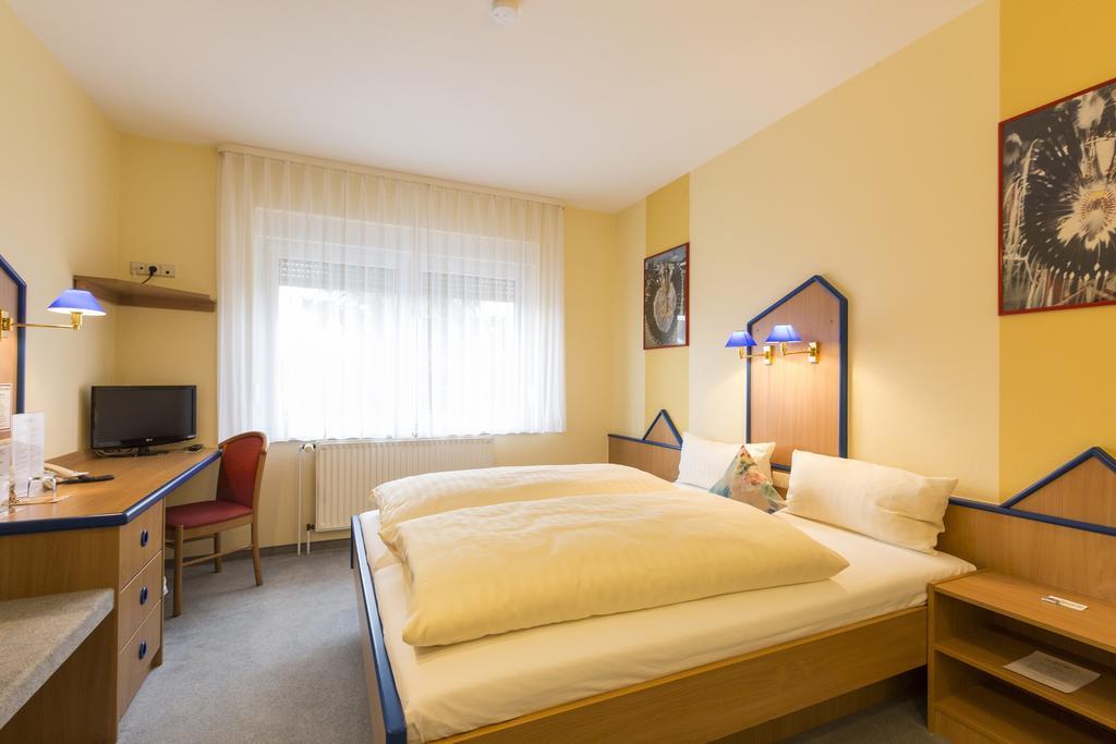 Globotel Hotel Garbsen Bagian luar foto