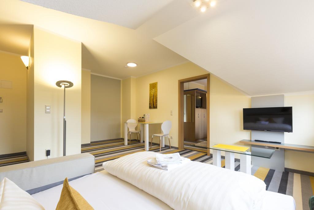 Globotel Hotel Garbsen Bagian luar foto