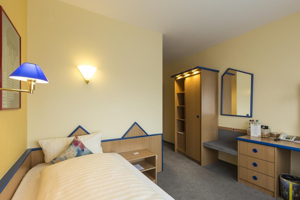 Globotel Hotel Garbsen Bagian luar foto