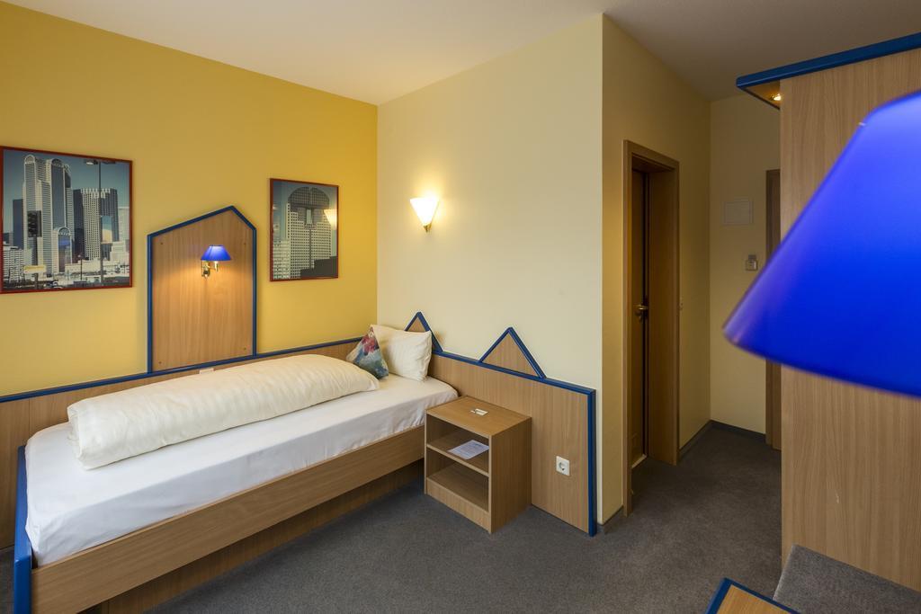Globotel Hotel Garbsen Bagian luar foto