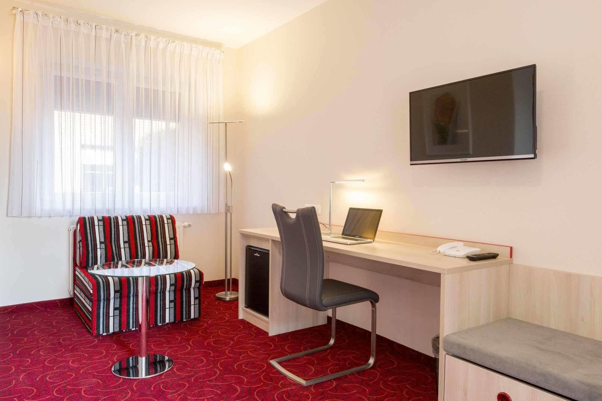Globotel Hotel Garbsen Bagian luar foto